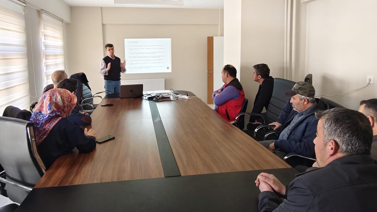 Halkapınar’da tarımda dönüşüm: Silajlık sorgum sudan otu üreticilere tanıtıldı