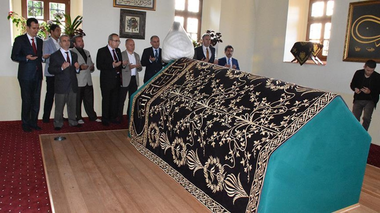 Hangi Osmanlı Padişahının iki türbesi vardır? Milyoner Sorusu