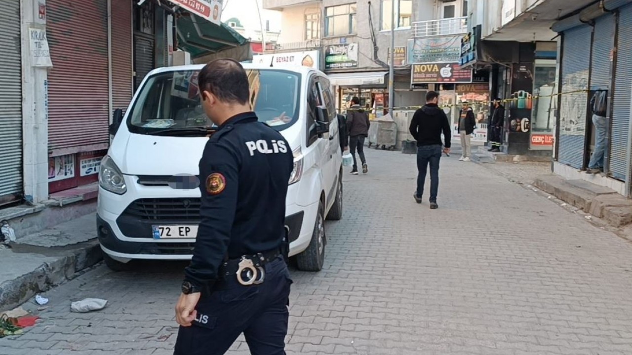 İki grup arasında bıçaklı kavga: 3 yaralı