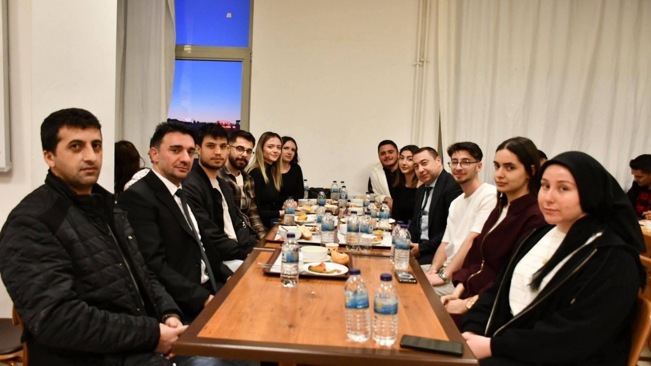 Kulu'da Dünya Yetimler Günü vesilesiyle çocuklar ve gençler iftar sofrasında buluştu