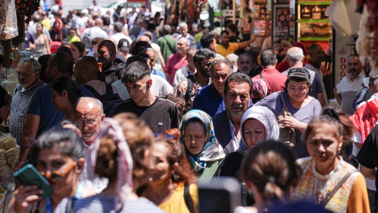 Uzmanlardan bayram alışverişi uyarısı: Son dakika fırsatlarına temkinli yaklaşılmalı