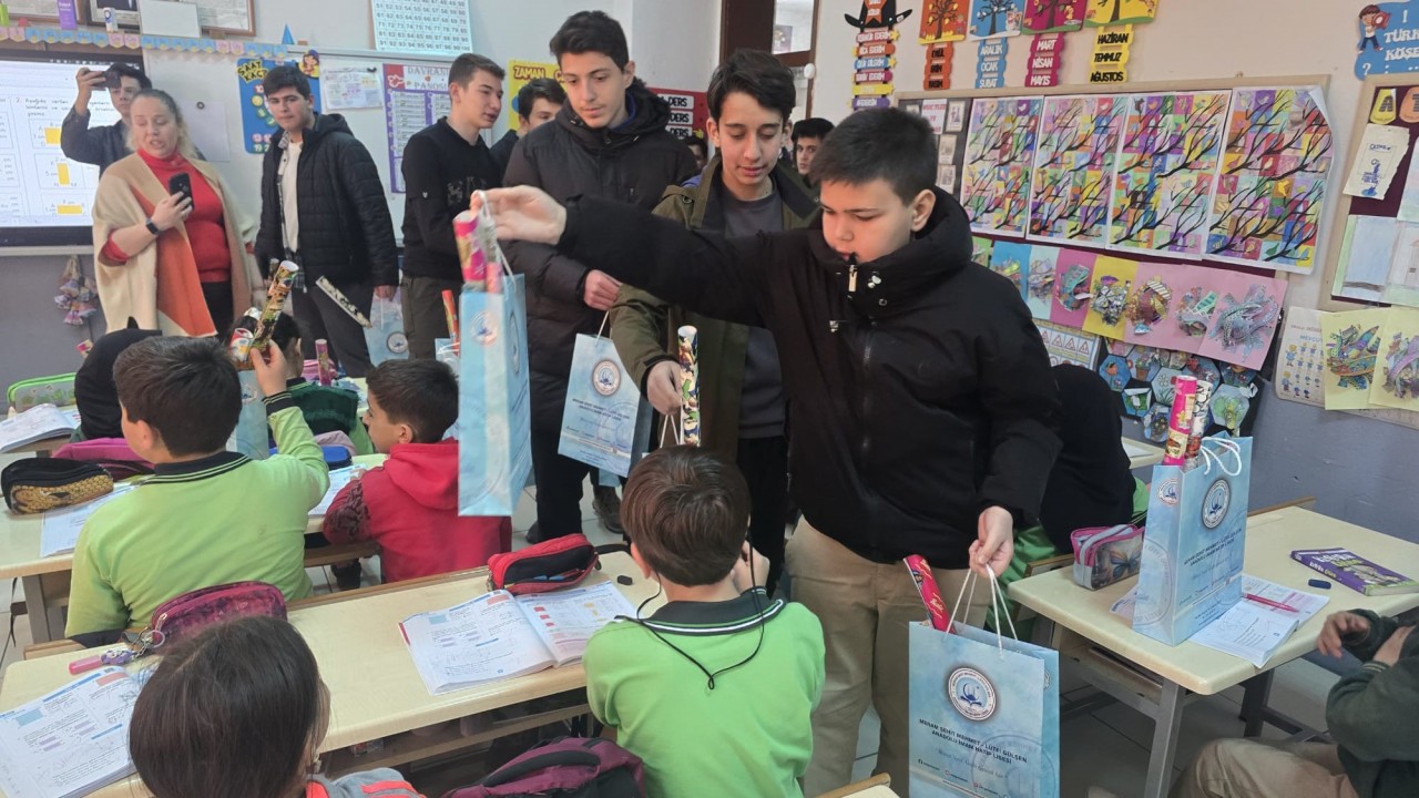 Konya’da öğrencilere bayram öncesi bayram sevinci yaşattılar