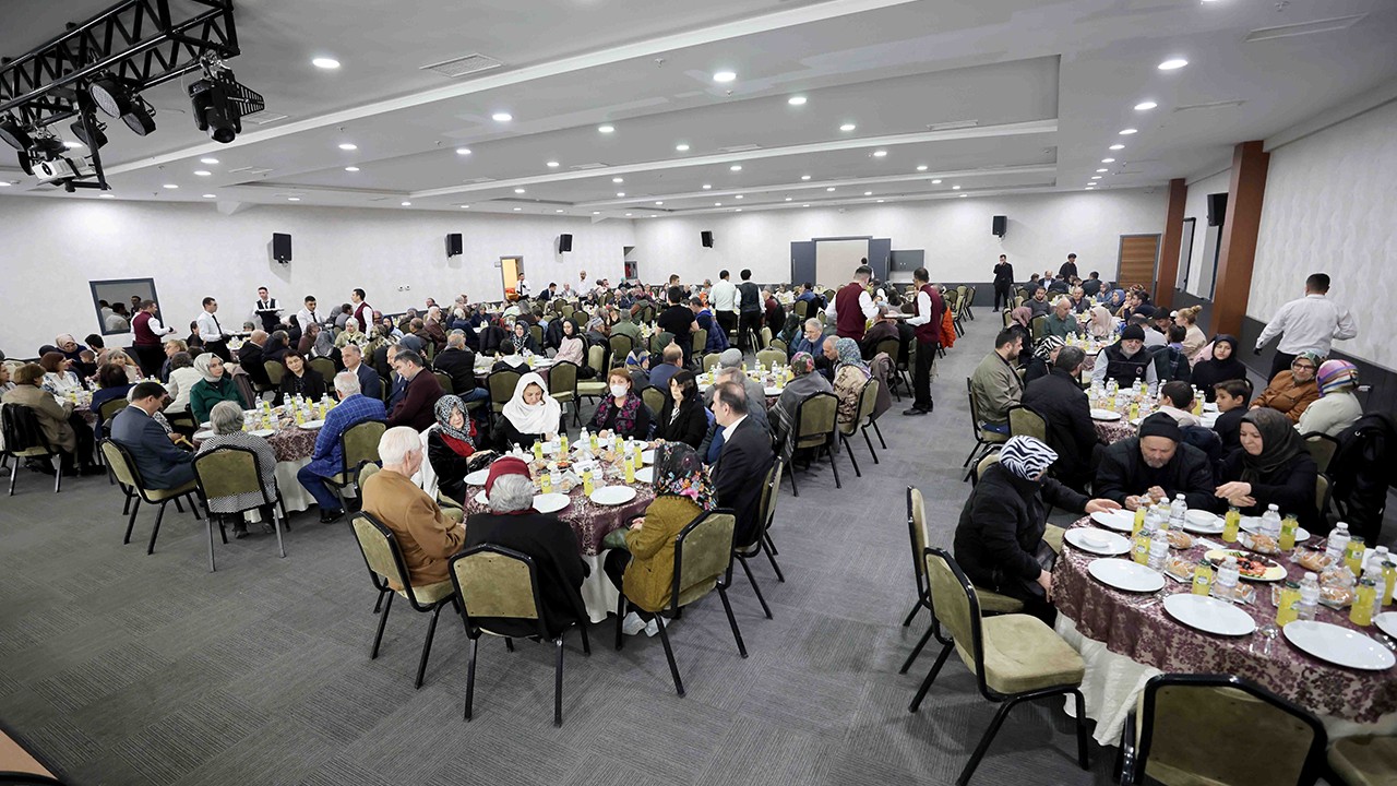 Hasan Kılca, Alzheımer Yaşam Merkezi sakinleri ve aileleri ile iftarda buluştu