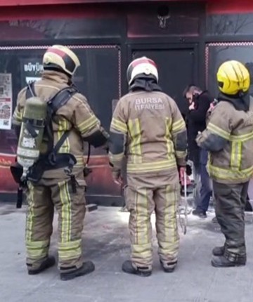 "Maaşları ödemedi" diye 2 işletmeyi benzin döküp yakmış