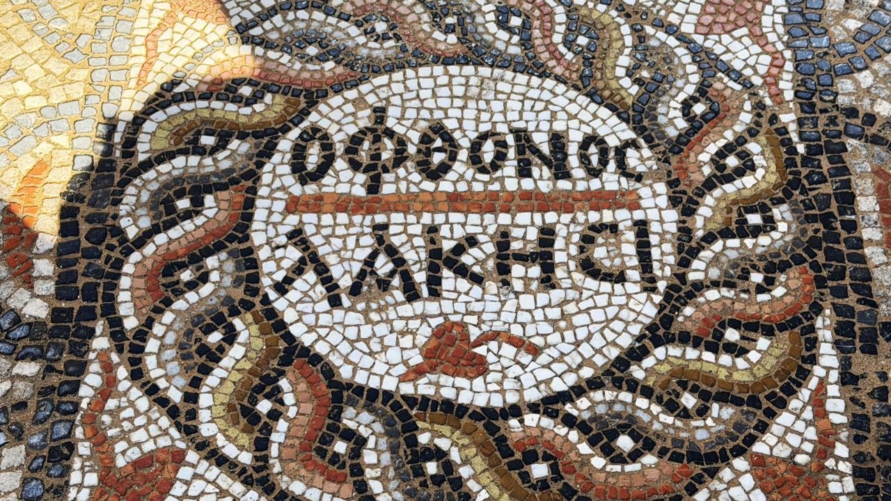 3 bin yıllık antik kentte "kıskanan çatlasın" mesajı