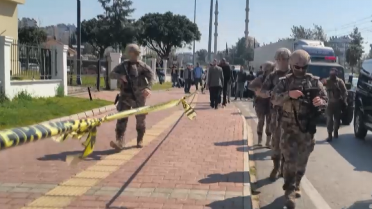 Kaymakamlıkta silah sesleri: Özel harekat ekipleri çağırıldı