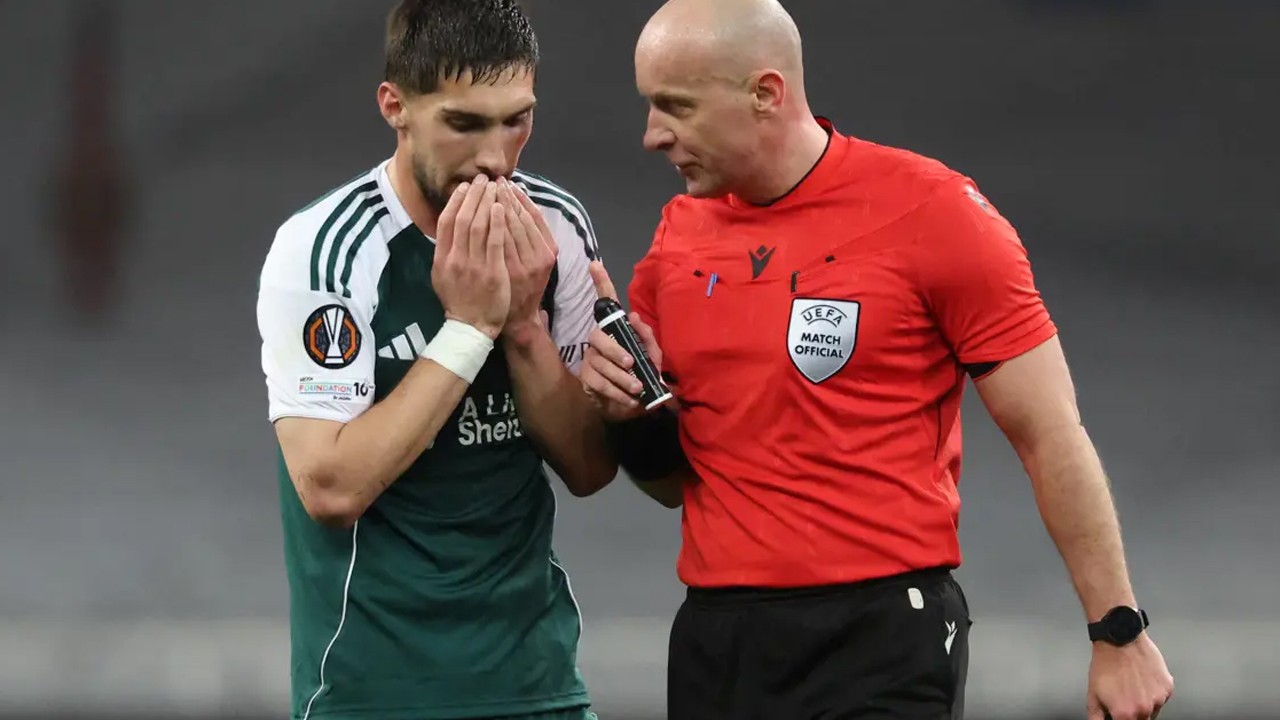 Liverpool-Galatasaray maçının hakemi açıklandı