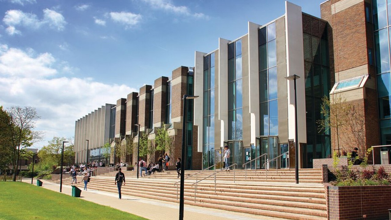 Üniversitede menenjit salgını: 2 kişi öldü