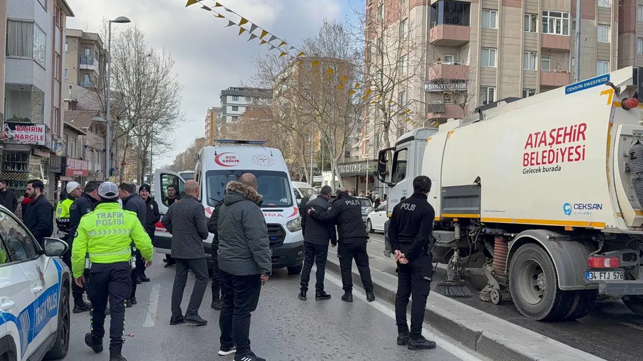 Karşıdan karşıya geçerken çöp kamyonunun altında kalan kadın can verdi