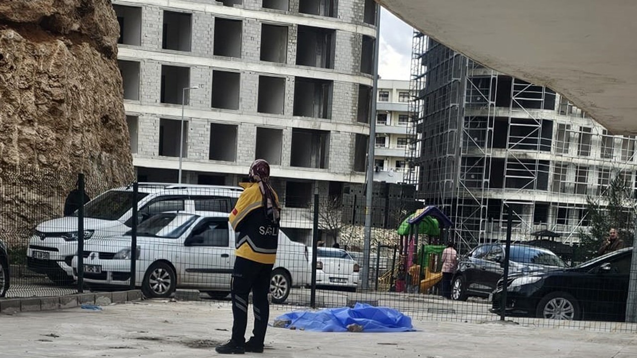 Binanın 10'uncu kat balkonundan düşen Kübra hayatını kaybetti