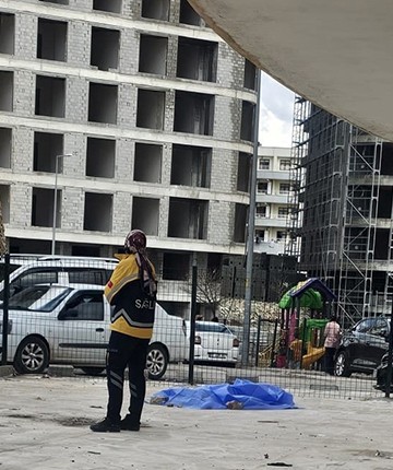 Binanın 10'uncu kat balkonundan düşen Kübra hayatını kaybetti
