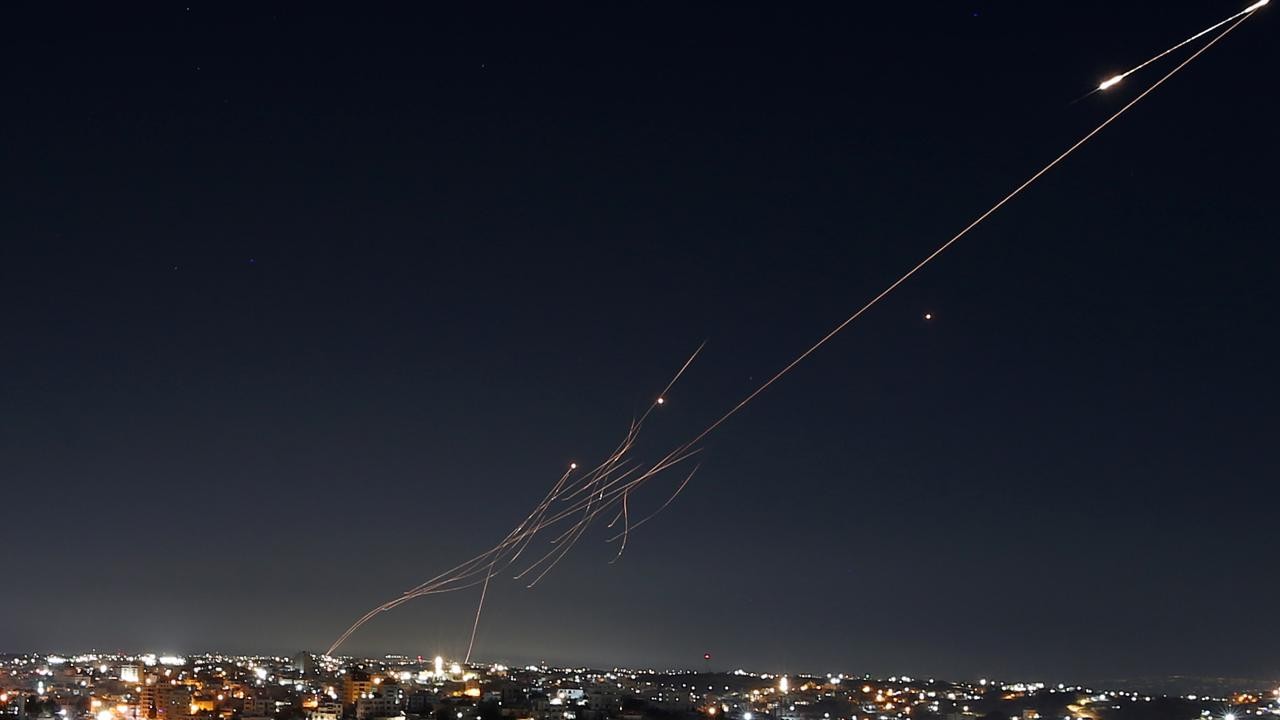 İran, İsrail'in Ben Gurion Havalimanı'ndaki 3 özel uçağı vurdu