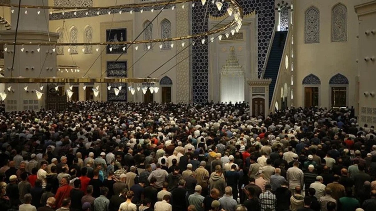 Veda vakti: İllere göre son teravih saatleri 2026