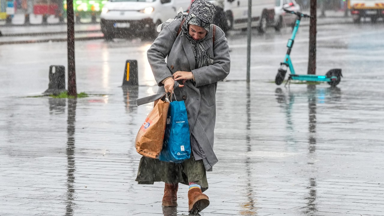 15 il için "sarı" uyarı: Sağanak ve fırtınaya dikkat
