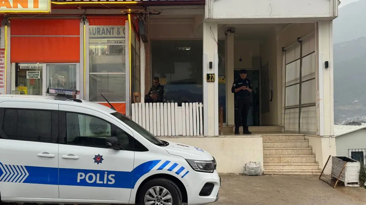 Apart odasında bir kişi ölü bulundu