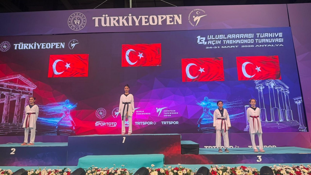 Başkan Altay bronz madalya kazanan Melek Su’yu tebrik etti