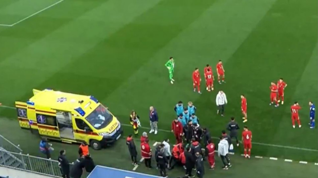 Egemen Korkmaz bir anda yere yığıldı, hastaneye kaldırıldı