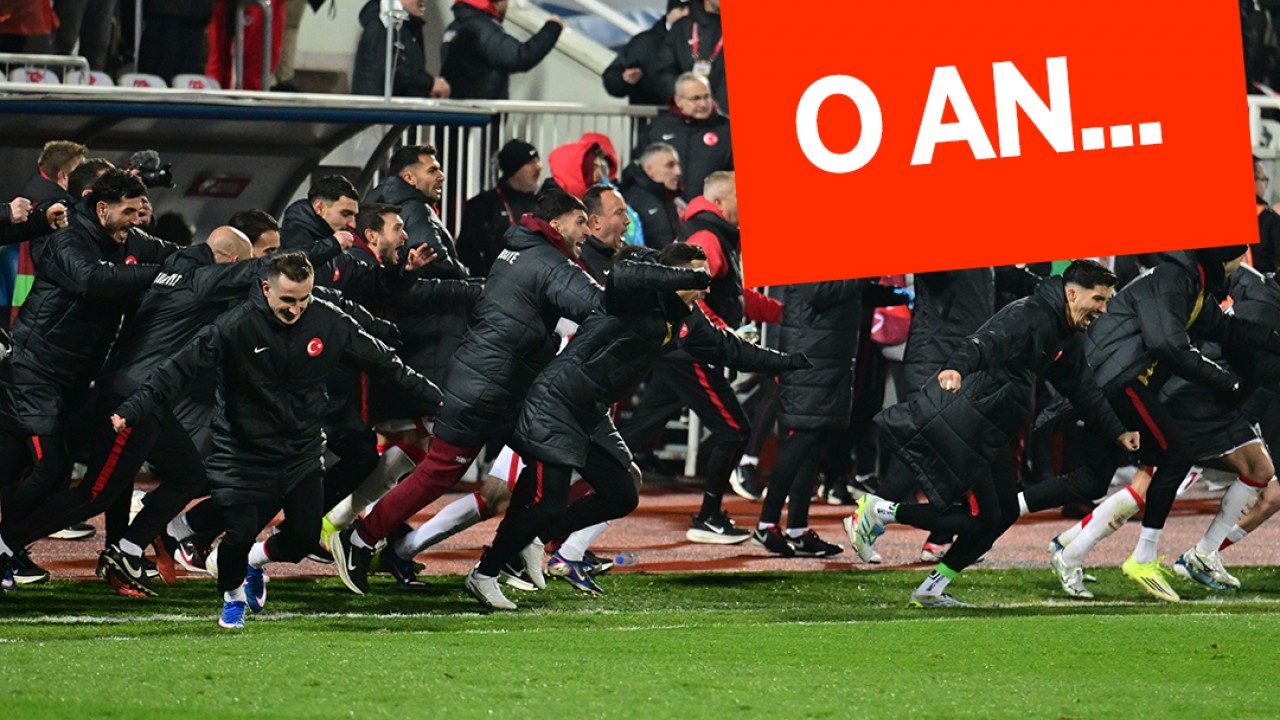 A Milli Futbol Takımı'ndan maç sonu sevinci: O anları Bakan Bak paylaştı