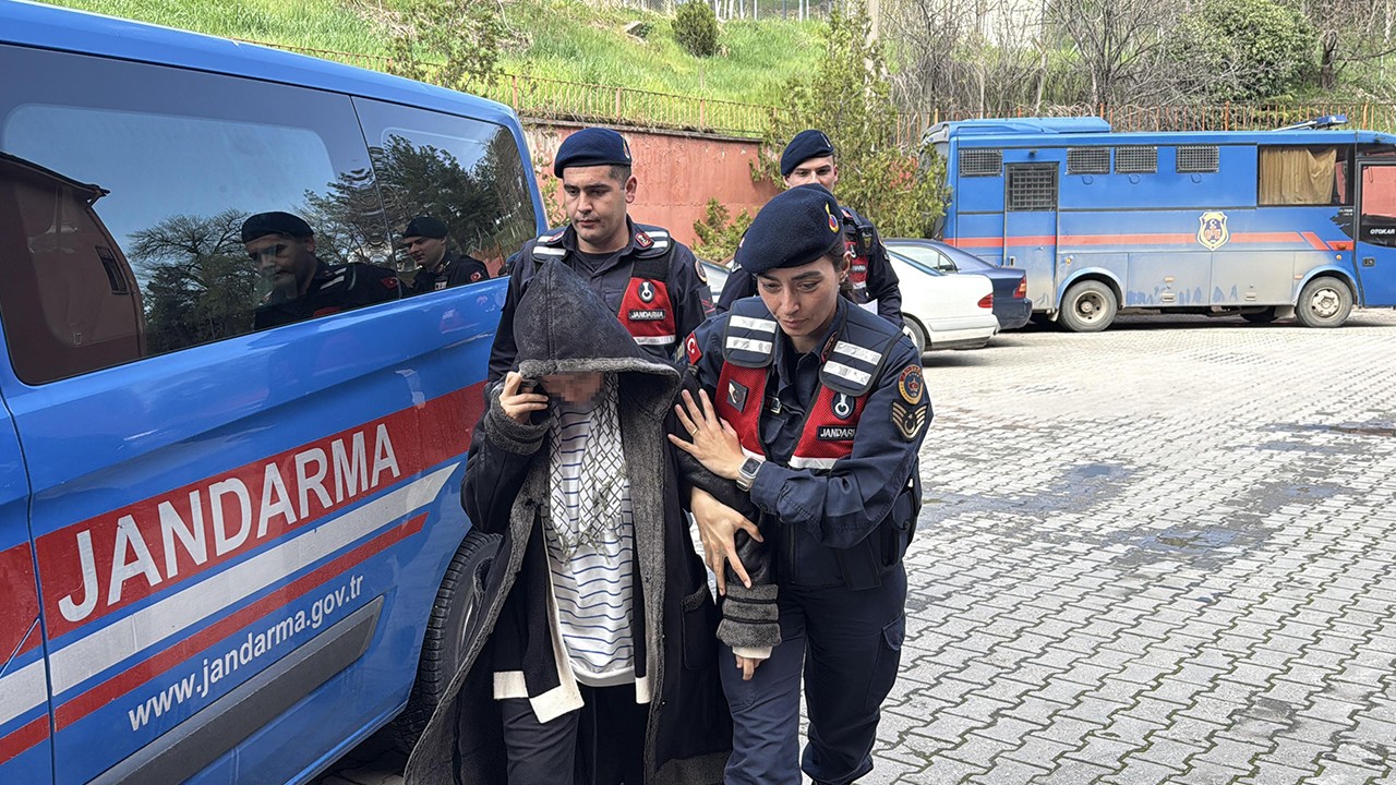 Tartıştığı kocasını başından vurarak öldürdü