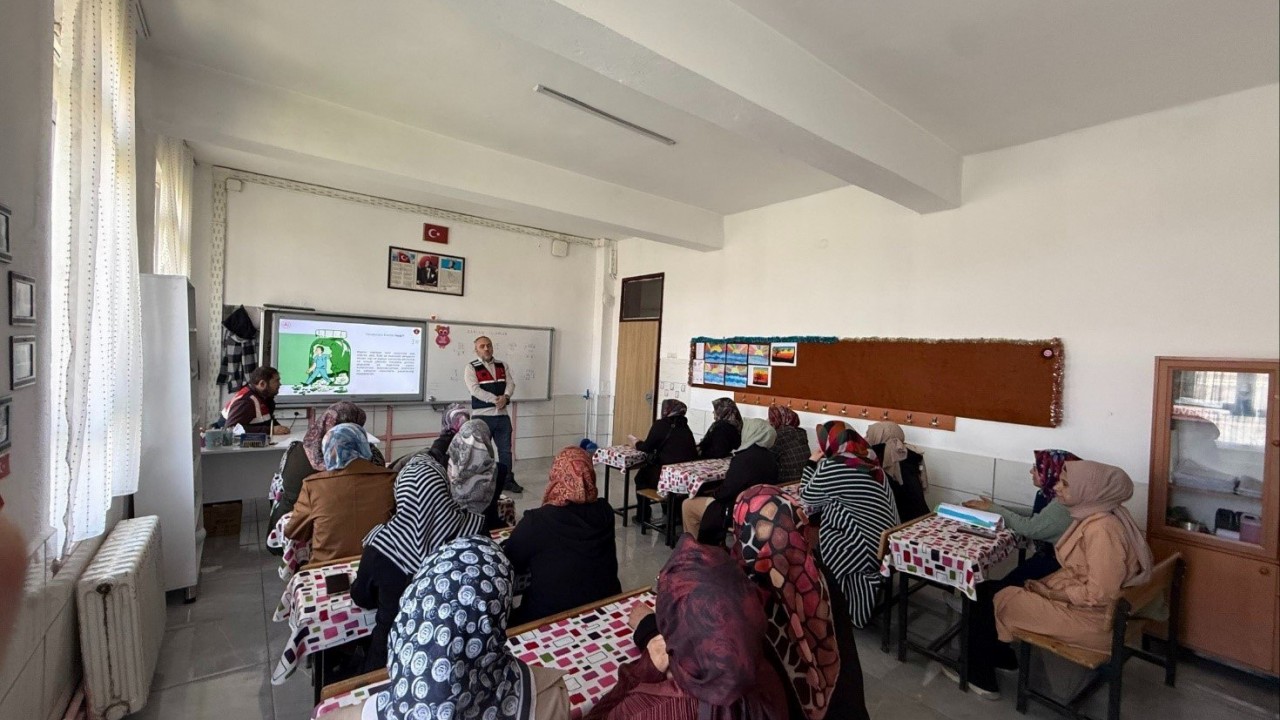 Karapınar ve Çumra'da 174 anne ve anne adayına eğitim verildi
