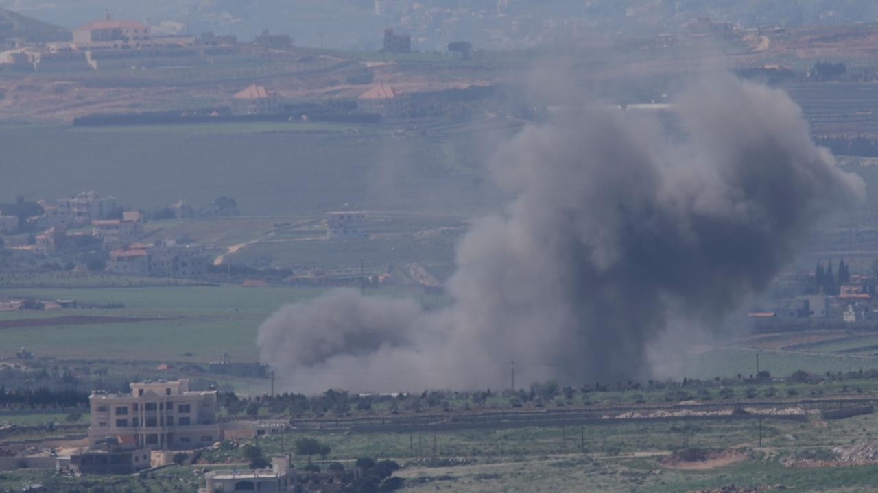 İsrail'in Nebatiye kentine düzenlediği şiddetli saldırılarda 8 güvenlik gücü hayatını kaybetti