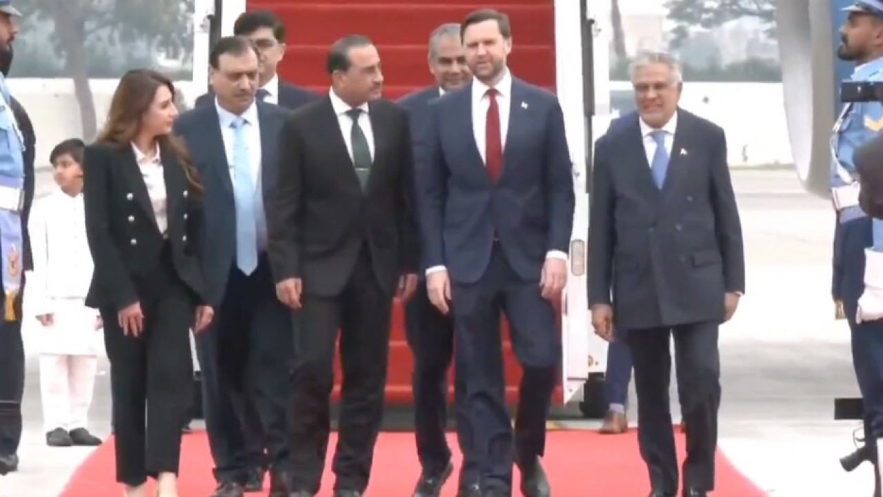 ABD ile İran heyeti arasındaki görüşmenin saati belli oldu