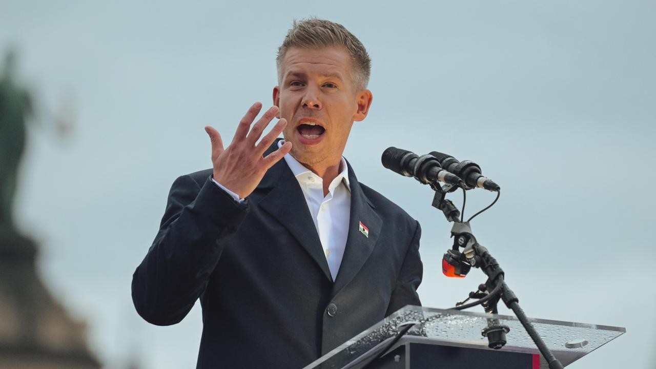 Macaristan'da genel seçimi Magyar büyük farkla önde götürüyor