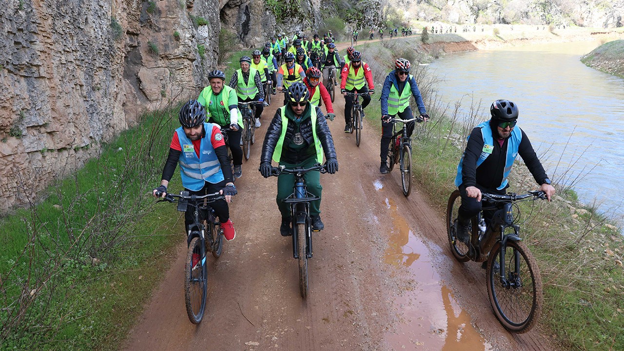 Avrupa bisiklet başkenti Konya’da pedallar tarihe ve doğaya döndü