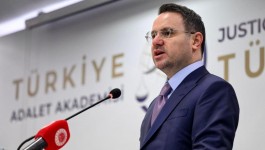 Bakan Gürlek: Adliye kapısı adaletin ve eşitliğin kapısıdır