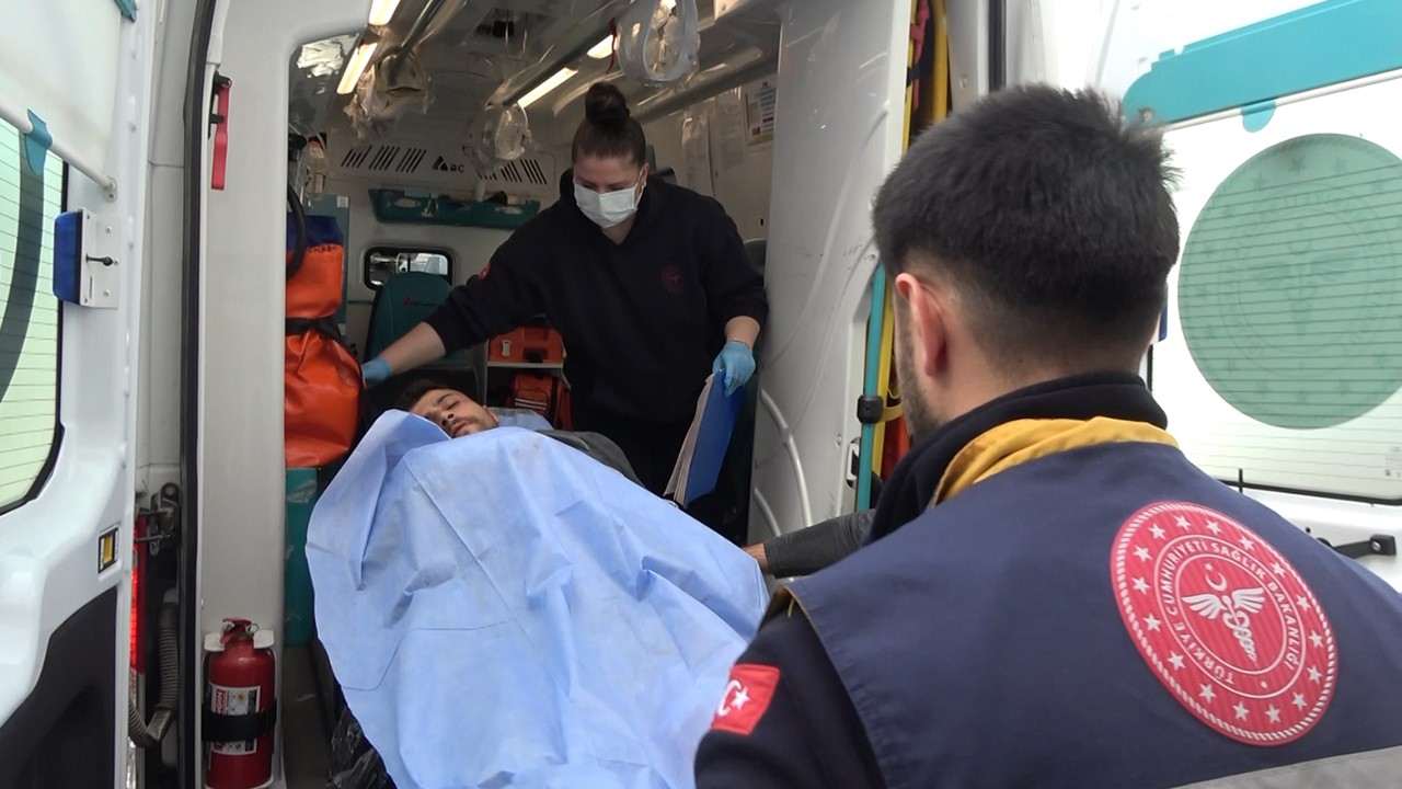 Çakmağını vermeyen kuzenini bıçaklayıp kaçtı