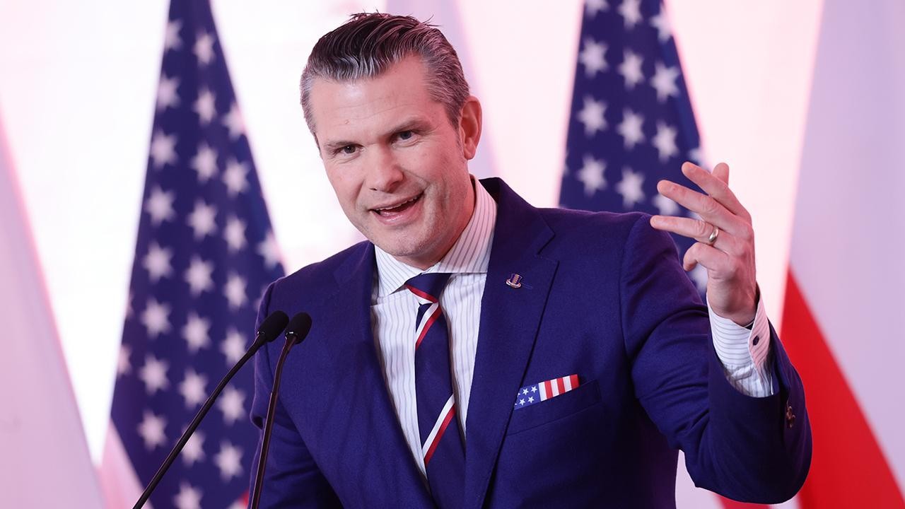 Hegseth'ten İran'a tehdit: İran kötü bir seçim yaparsa altyapıya, elektriğe ve enerjiye bombalar yağacak