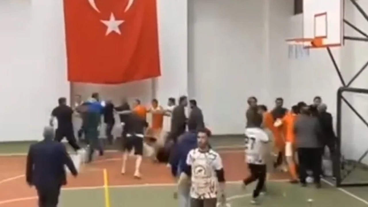 Voleybol turnuvasında 6 öğretmen darbedildi