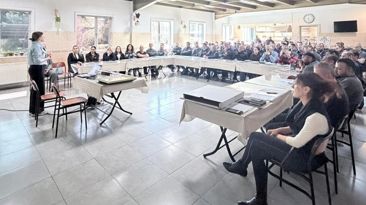 Yeşilay, çalışanlara bağımlılıkla mücadele eğitimi verdi