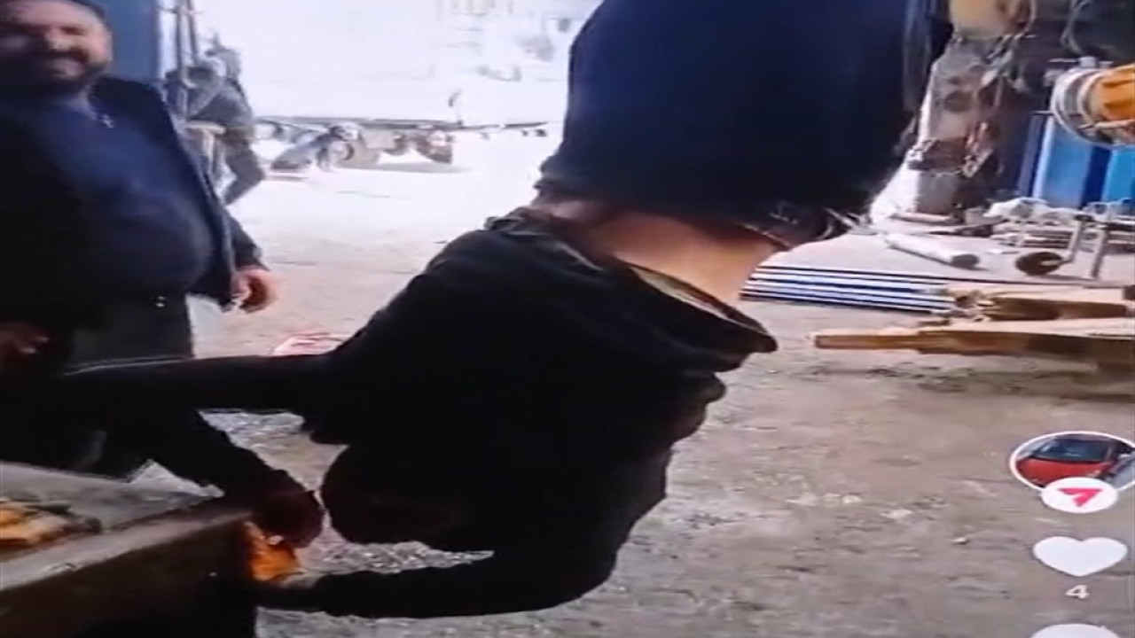 Ayağından vince asılan zihinsel engelli işçiye eziyet davasında 3 sanığa tahliye