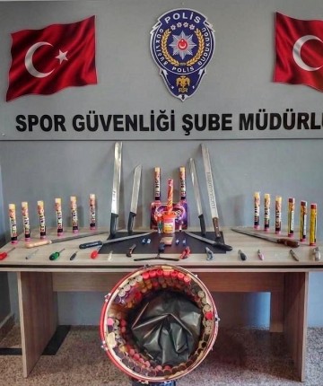 Deplasman otobüsünden adeta cephanelik çıktı! Davulun içine gizlemişler