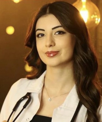 Genç doktor feci kazada can verdi