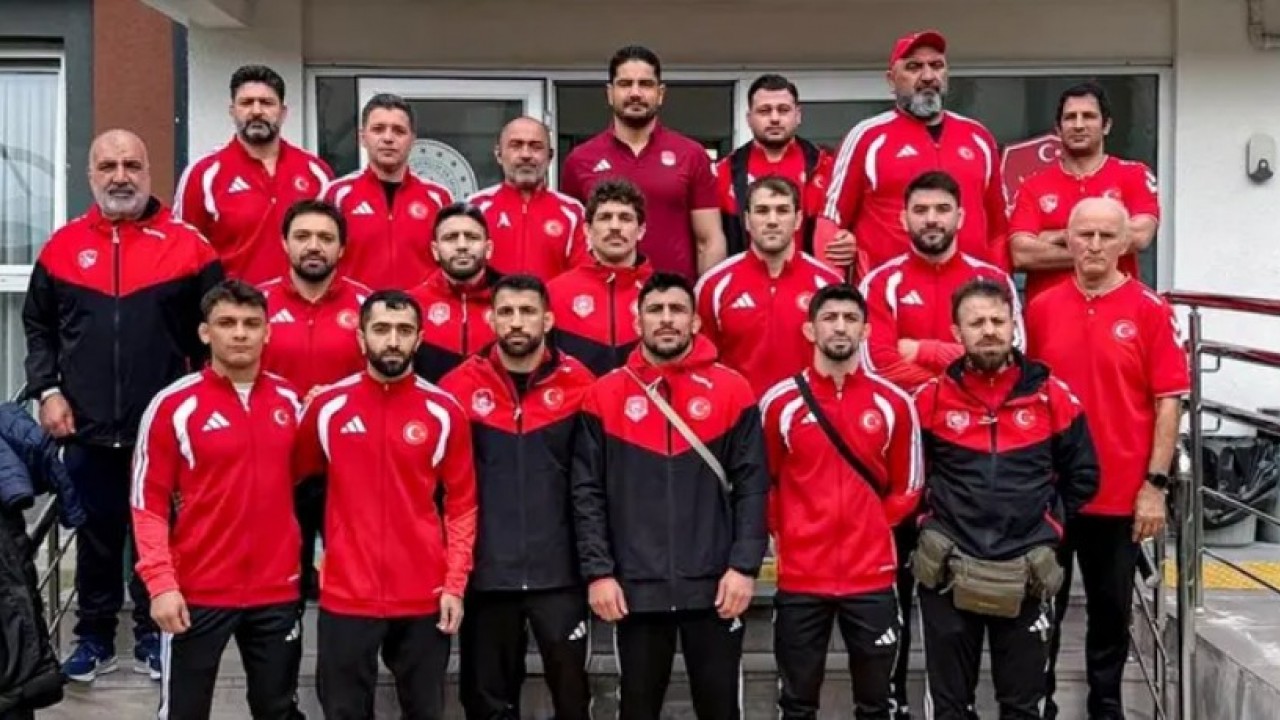 Milli güreşçilerimiz Arnavutluk'ta mindere çıkıyor