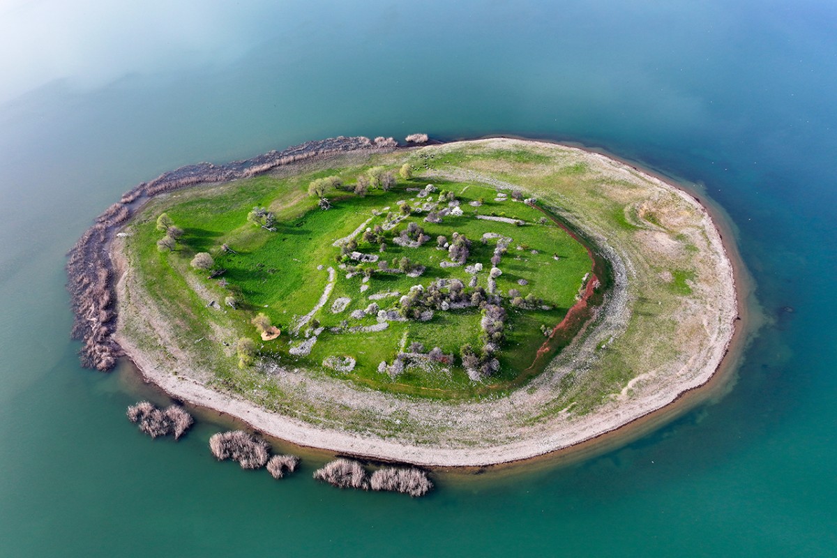 Beyşehir’de iki mevsimin güzelliği bir arada yaşanıyor