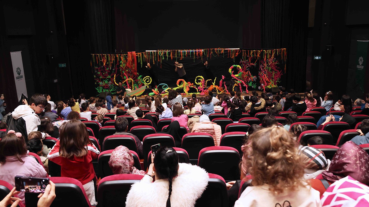 Karatay’da çocuklar tiyatroda buluşuyor