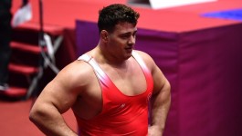 Üç milli güreşçimiz Tiran'da yarı finale yükseldi