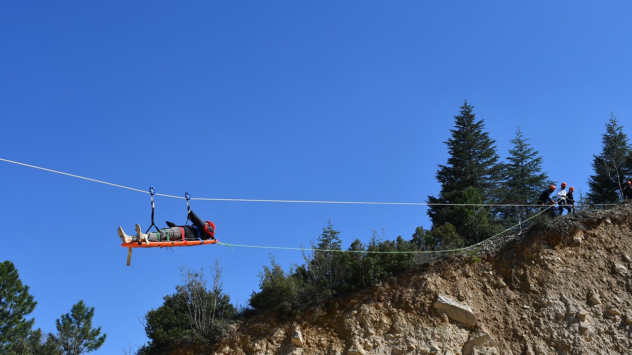 Akşehir'de gerçeği aratmayan arama kurtarma tatbikatı