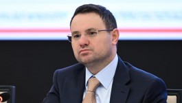 Bakan Gürlek: Hukukta 'siyasetçiye, valiye, belediye başkanına' bakılmaz