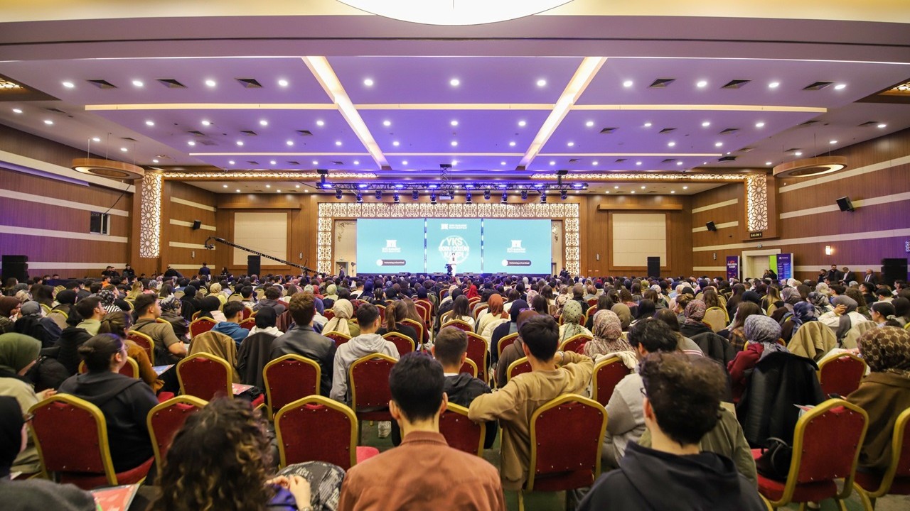 İki bin üniversite adayı, YKS soru çözüm ve strateji geliştirme kampında buluştu