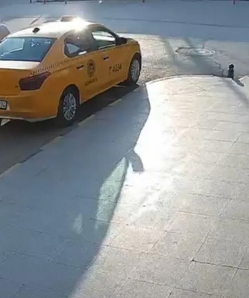 Suç makinesi satırla dehşet saçtı! Bir saatte 3 kişiye saldırdı