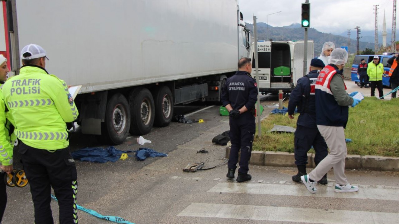 Cenaze dönüşü feci kaza : Otomobilden fırlayan bebek hayatını kaybetti