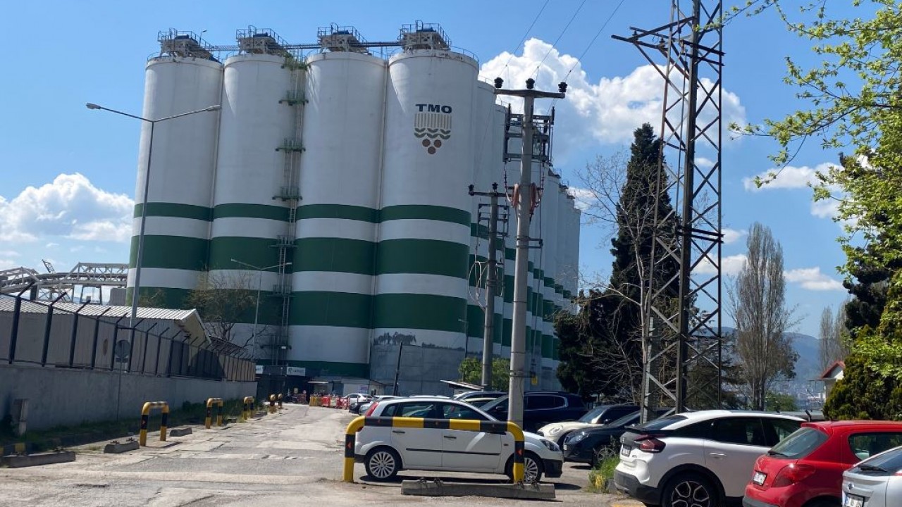 12. kattan düşen işçi ağır yaralandı