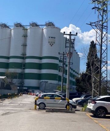 12. kattan düşen işçi ağır yaralandı