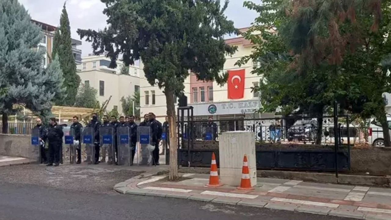 Halfeti Belediyesi'nde 'yolsuzluk' operasyonu; 49 gözaltı