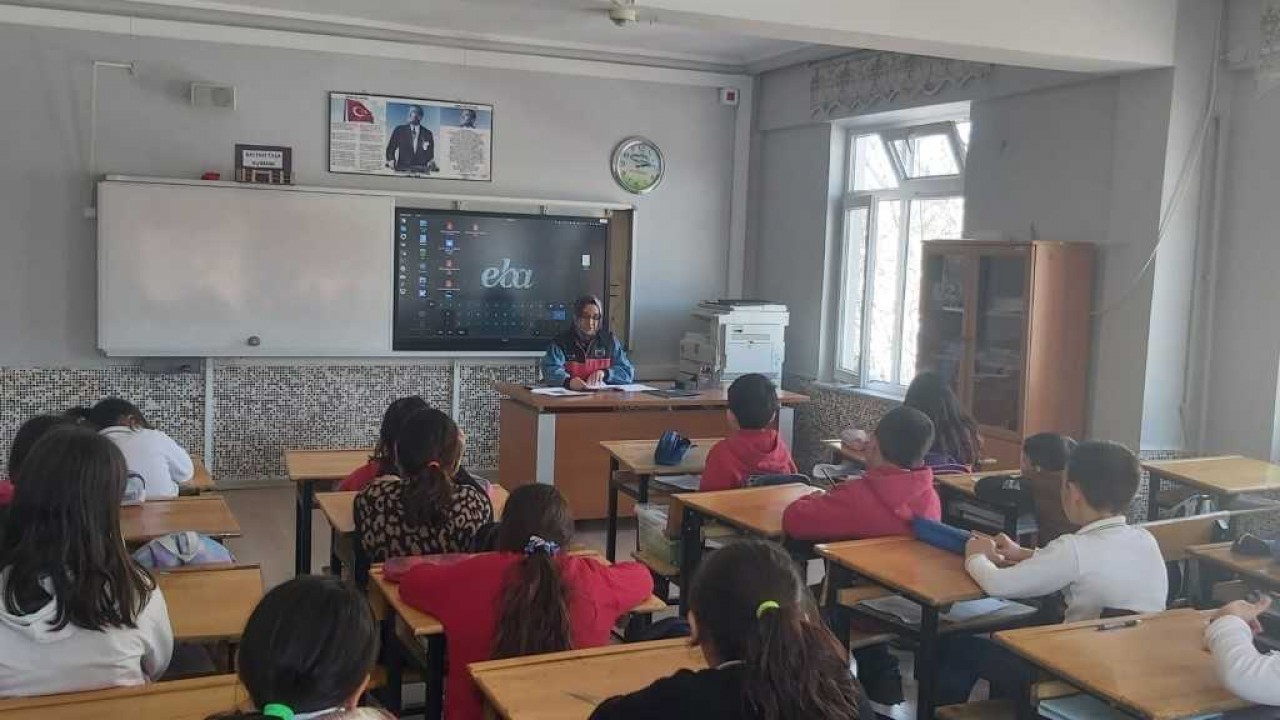 Küçük çiftçiler akademisi kitaplaşıyor: Minik ellerden büyük emek