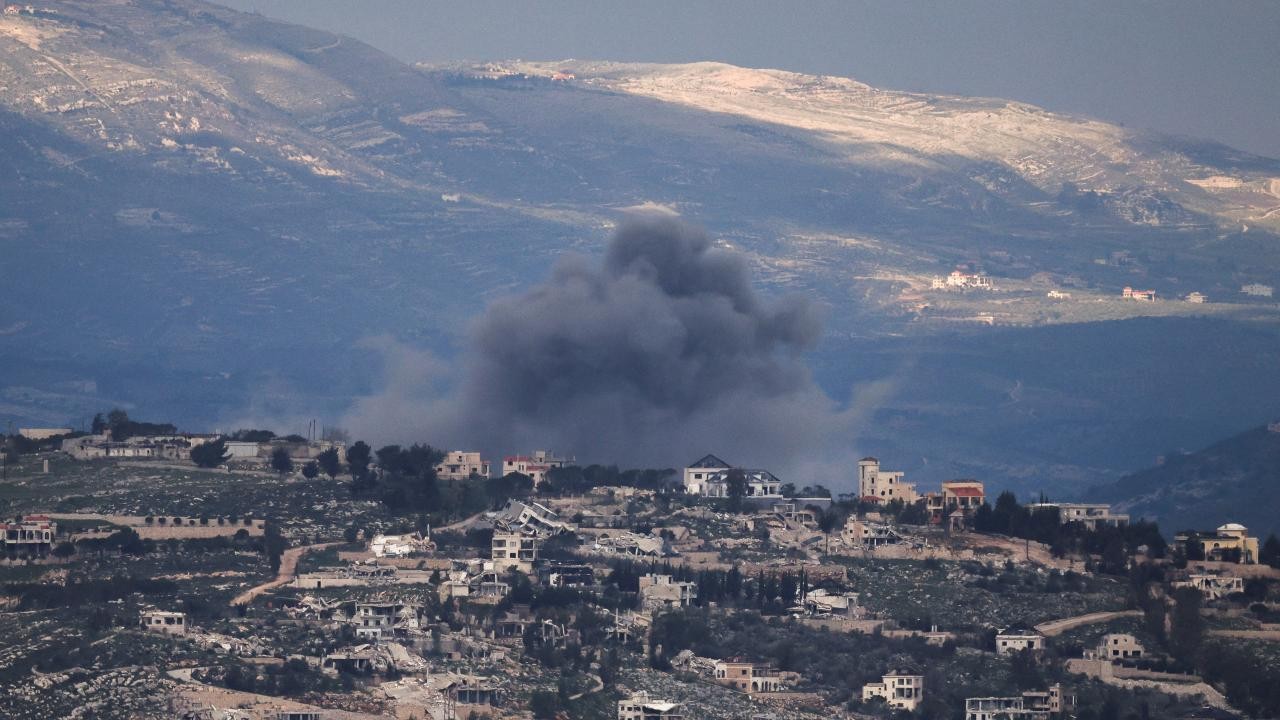 İşgalci İsrail'in ateşkese rağmen Lübnan'a dün düzenlediği saldırılarda 7 kişi öldü